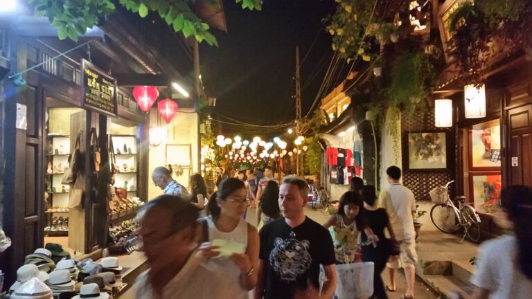 Street food and secret caves – let it go